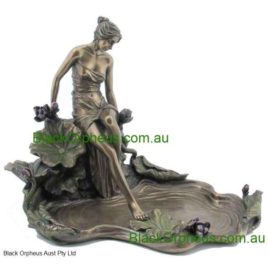 Art Nouveau LADY STEPPING WATER H20cm