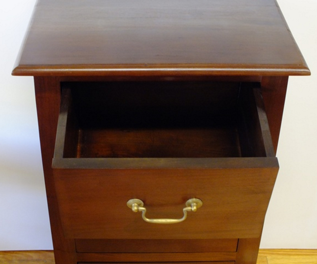 Timber 3 Drawer Bedside (3)