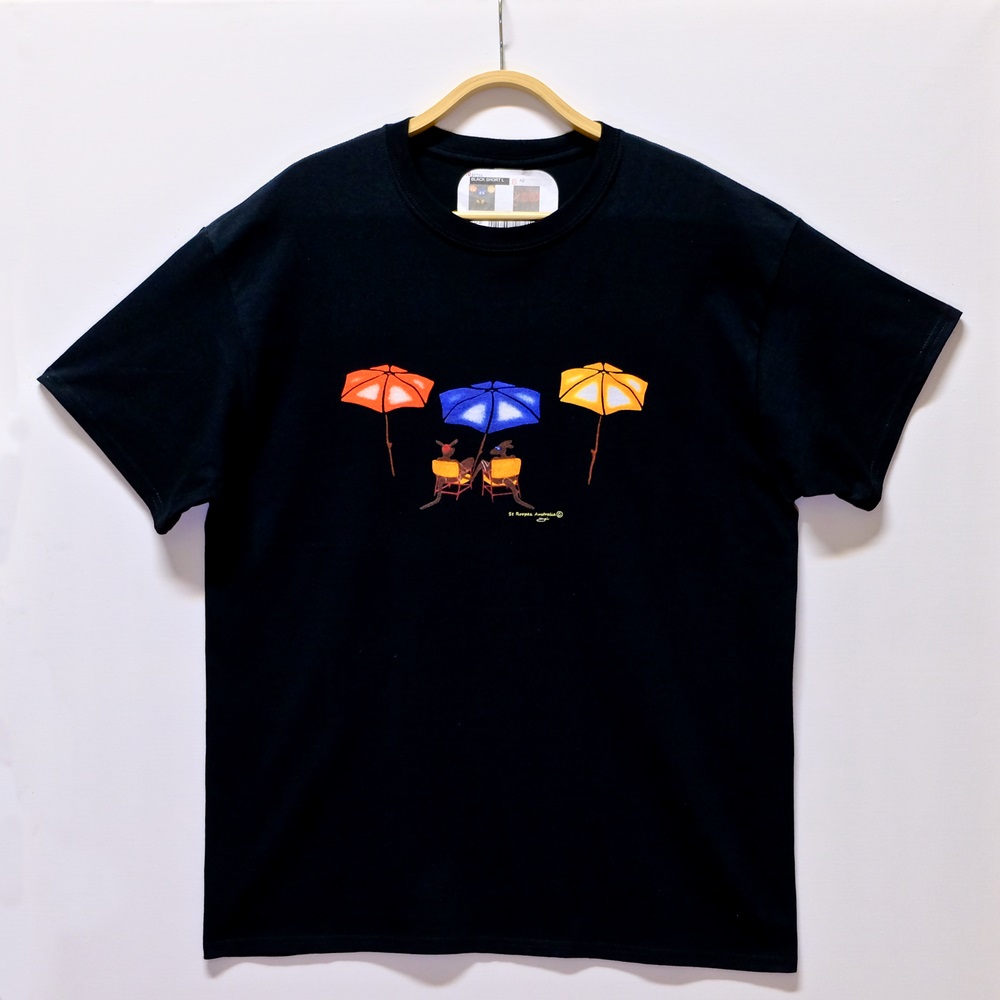 T-Shirt with beach scene. Kangaroos on the beach T-Shirt with beach scene. Kangaroos on the beach